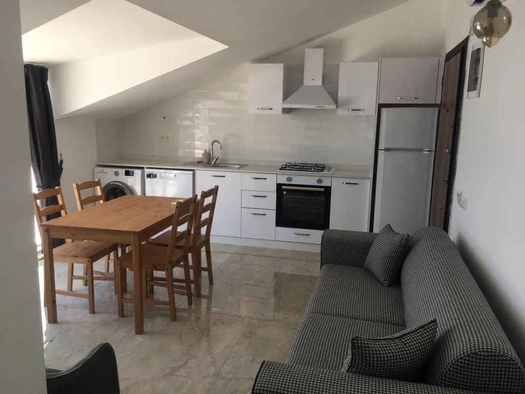Deniz Manzaralı 1+1 Suit