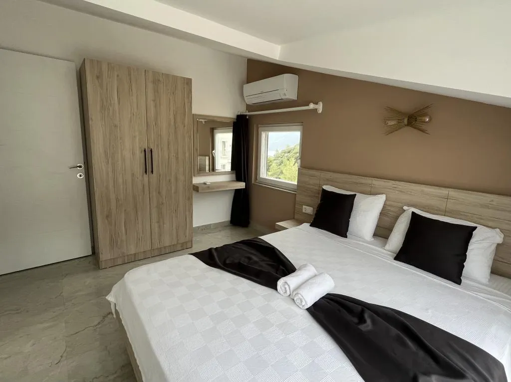 Deniz Manzaralı 1+1 Suit