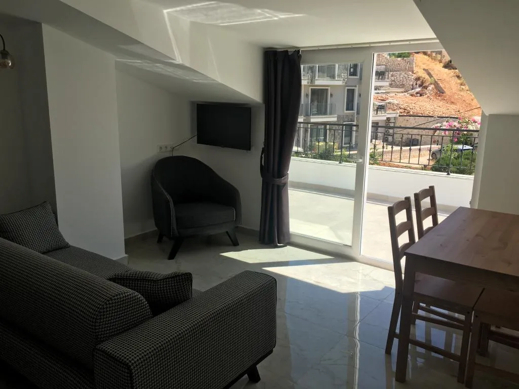 1+1 Dağ Manzaralı Suit