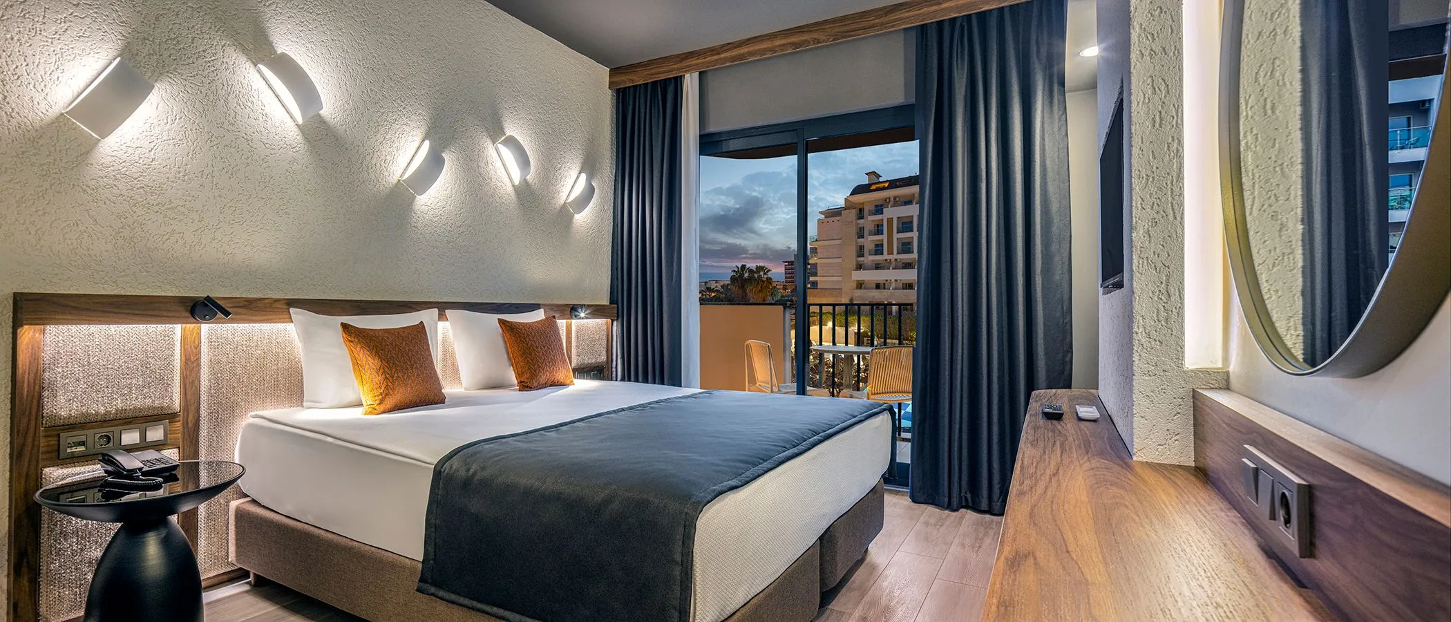 Deluxe Havuz Manzaralı