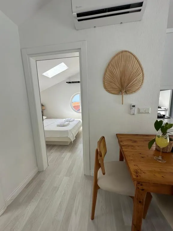 1+1 Daire,Bahçe Manzaralı,Balkonlu