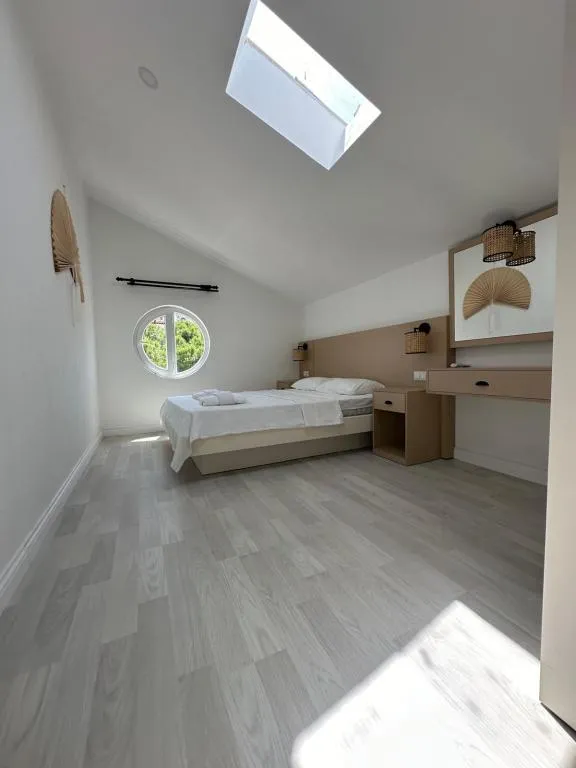 1+1 Daire,Bahçe Manzaralı,Balkonlu