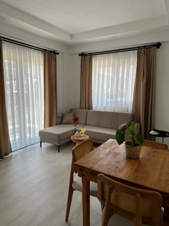 1+1 Daire,Bahçe Manzaralı,Balkonlu
