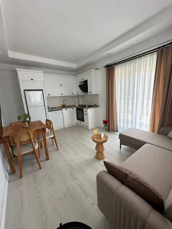 1+1 Daire,Bahçe Manzaralı,Balkonlu
