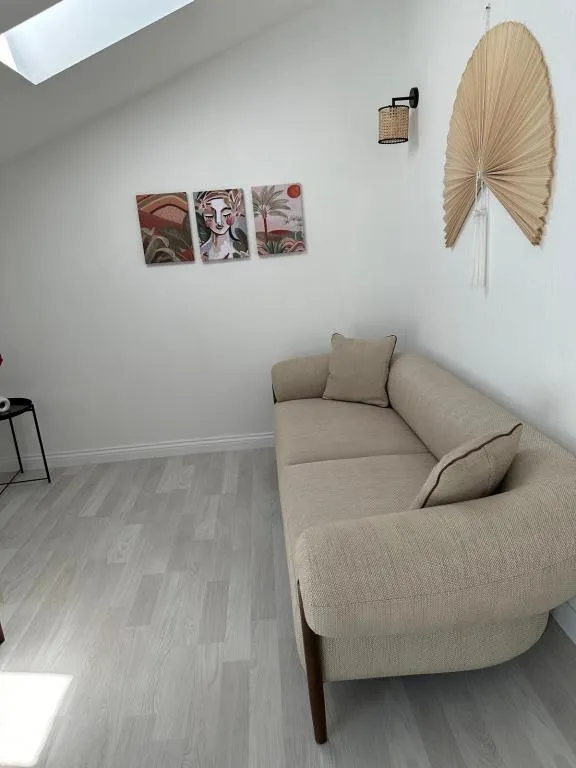 1+1 Daire,Bahçe Manzaralı,Balkonlu