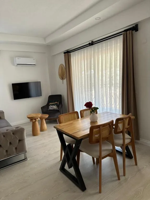2+1 Daire,Bahçe Manzaralı,Balkonlu