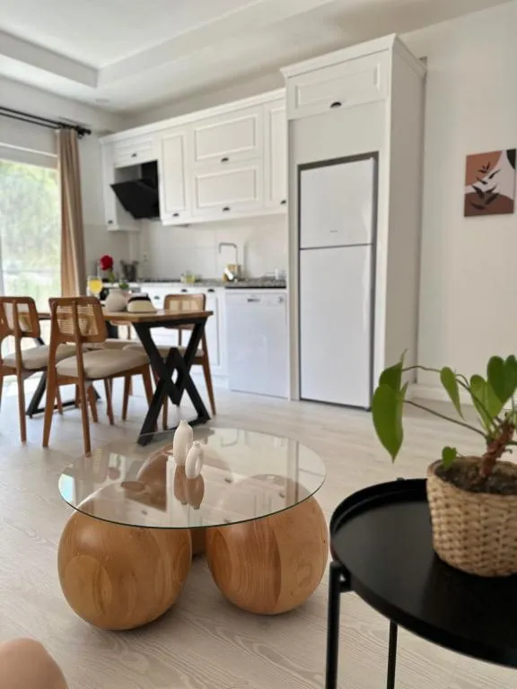 2+1 Daire,Bahçe Manzaralı,Balkonlu