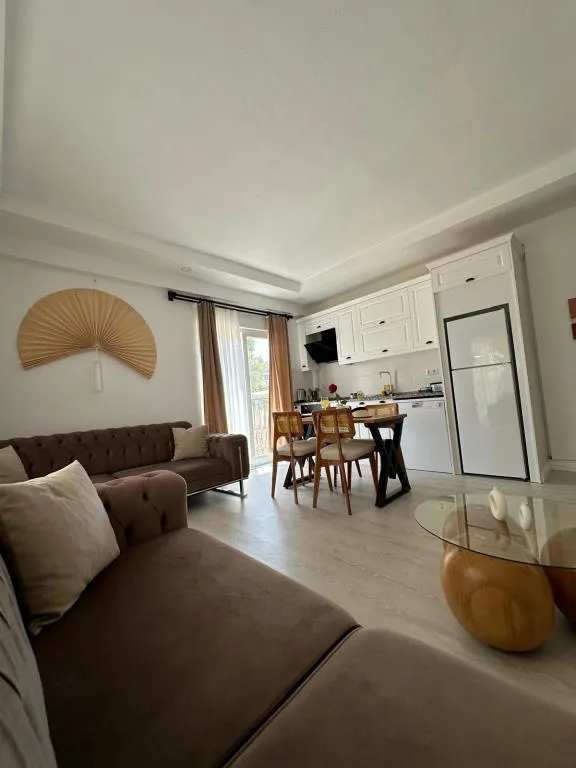 2+1 Daire,Bahçe Manzaralı,Balkonlu