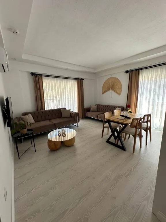 2+1 Daire,Bahçe Manzaralı,Balkonlu