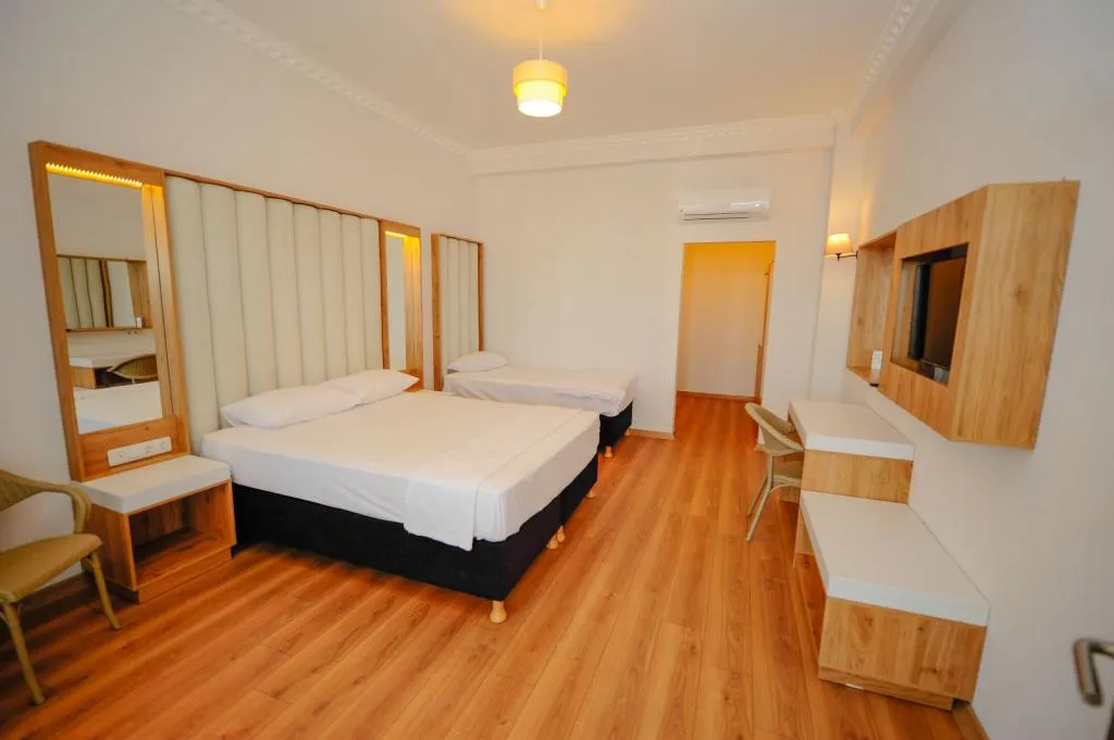 Standart Deniz Manzaralı Üç Kişilik Oda