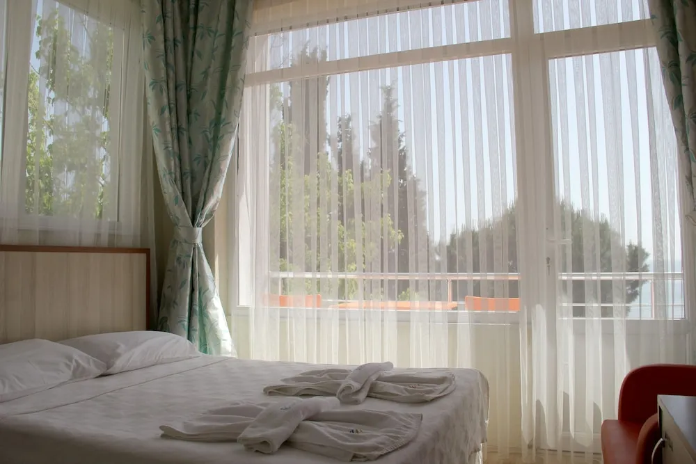 Tek Büyük Yataklı Oda, Balkon, Deniz Manzaralı