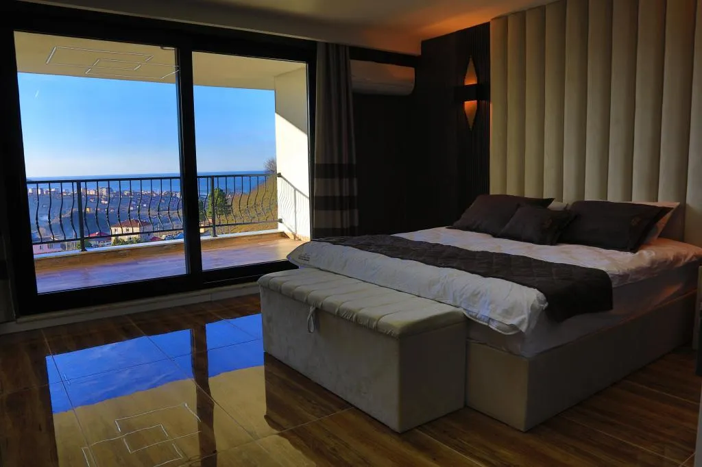 Suite,Deniz ve Doğa Manzaralı,Balkonlu