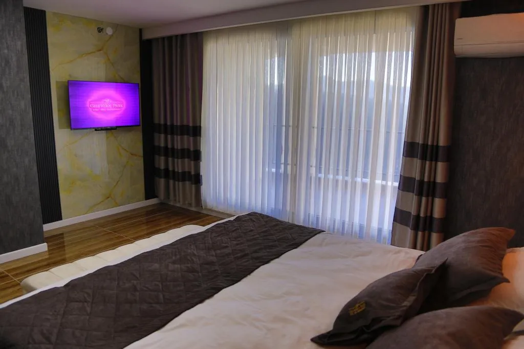 Suite,Deniz ve Doğa Manzaralı,Balkonlu