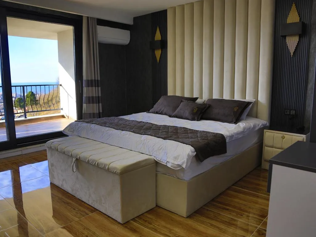 Suite,Deniz ve Doğa Manzaralı,Balkonlu