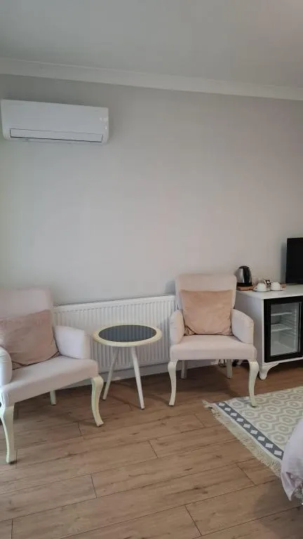4-GÜL ODASI DENİZ MANZARALI