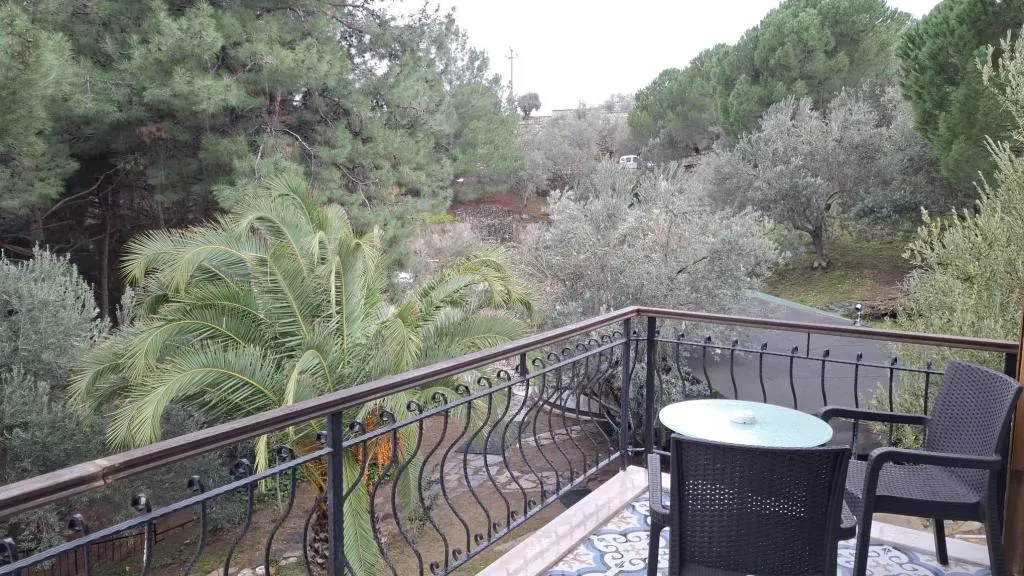6-LAVANTA DENİZ MANZARALI ODA