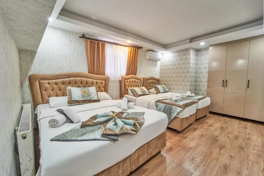 Aile Odası, Sokak Manzaralı, 1. Kat