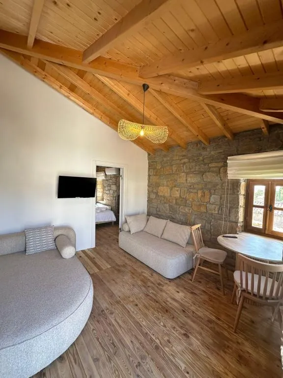 Suite Oda Balkonlu,Deniz ve Bahçe Manzaralı,2. Kat Balkonlu