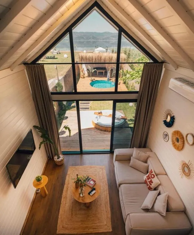 Bungalow,Göl Tarafı,Özel Havuzlu ve Jakuzili