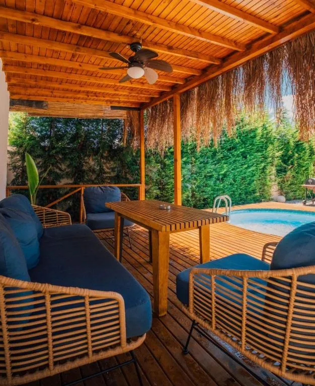 Bungalow,Göl Tarafı,Özel Havuzlu ve Jakuzili