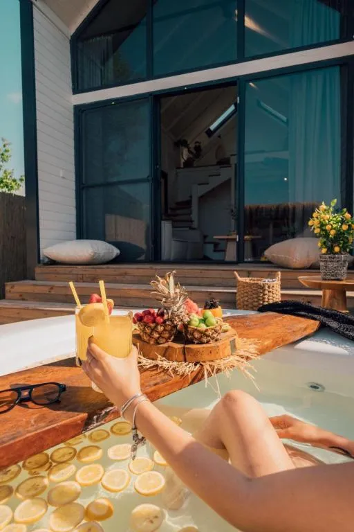 Bungalow,Göl Tarafı,Özel Havuzlu ve Jakuzili