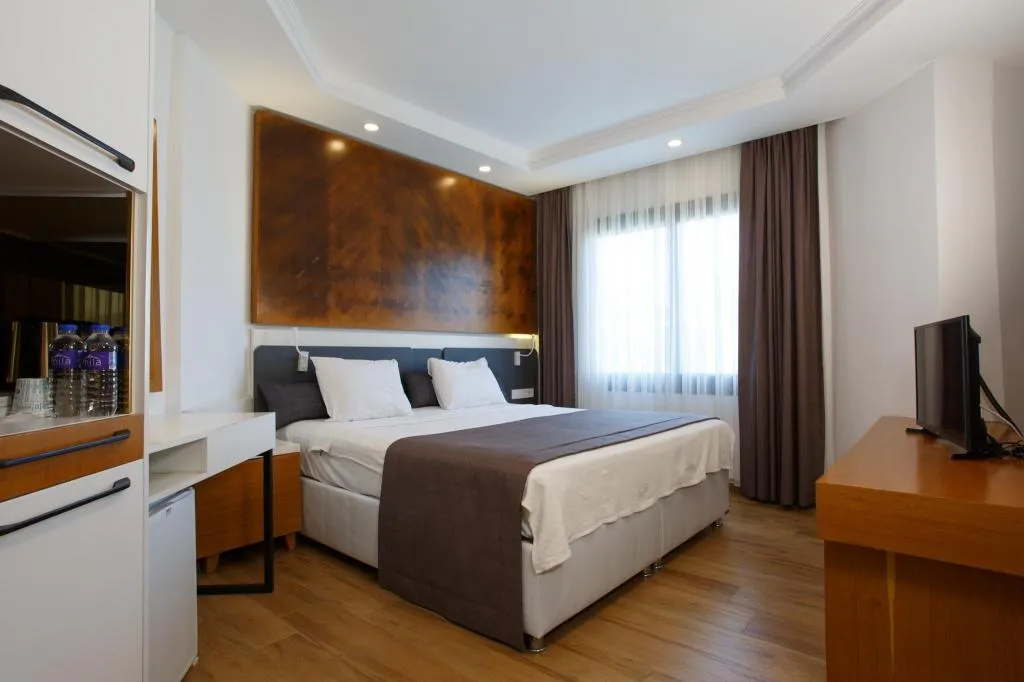 Deluxe Oda,Kısmi Deniz Manzaralı,Balkonlu