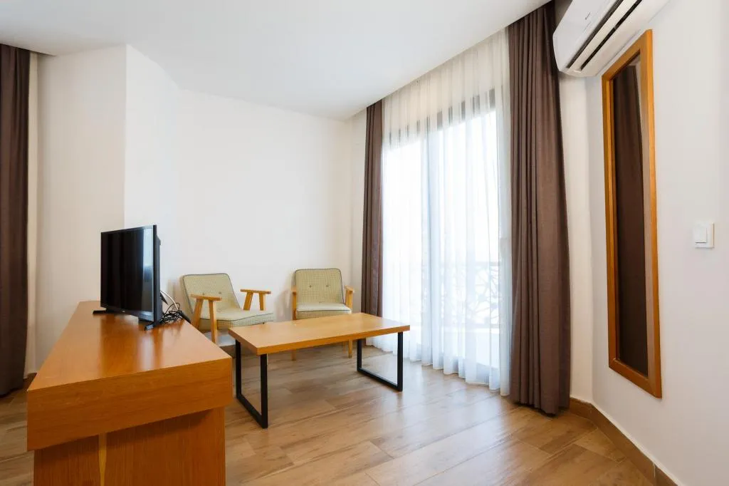 Deluxe Oda,Kısmi Deniz Manzaralı,Balkonlu
