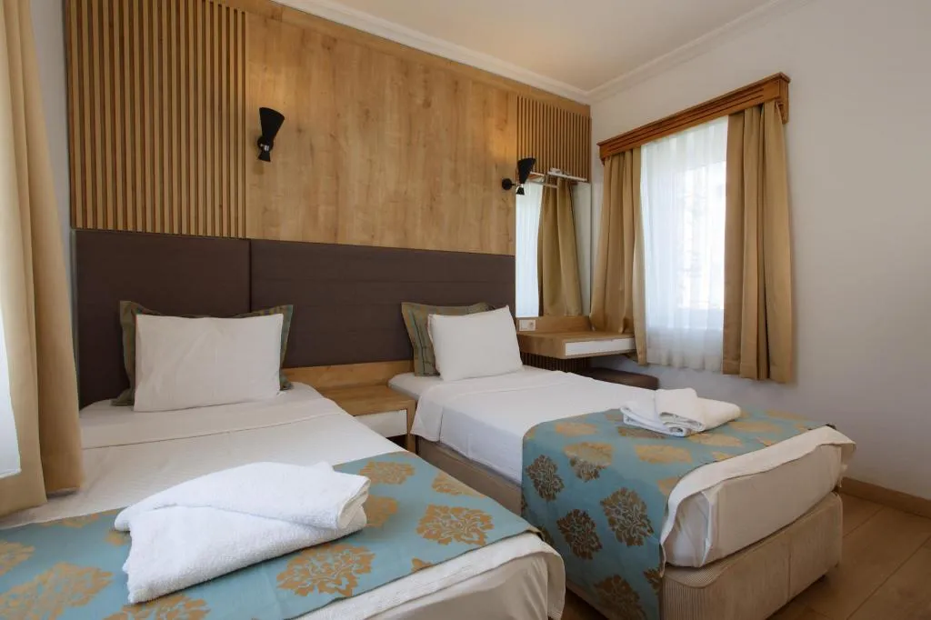 Suite,Bahçe Manzaralı