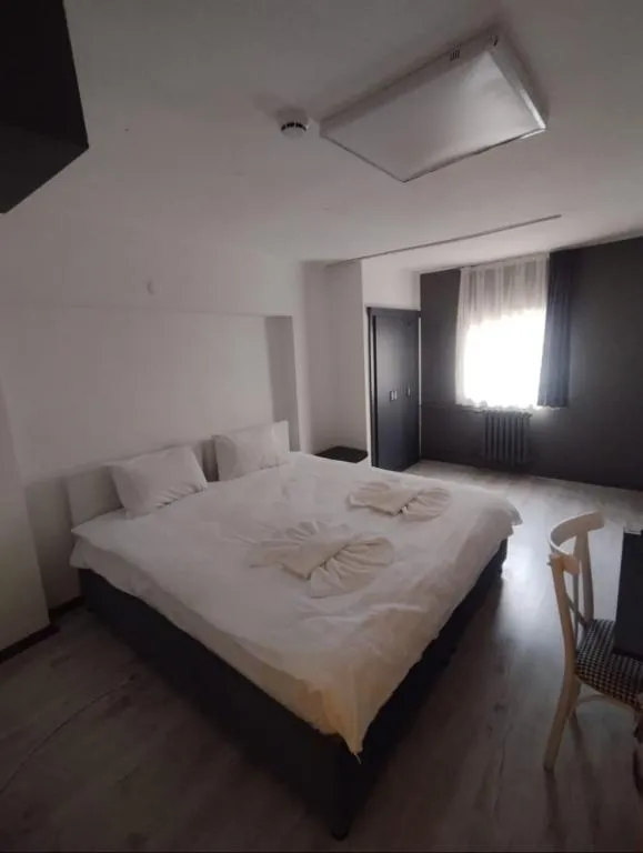 Standart Çift Kişilik Büyük Yataklı Oda