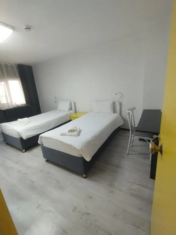 Standart Çift Kişilik İki Ayrı Yataklı Oda
