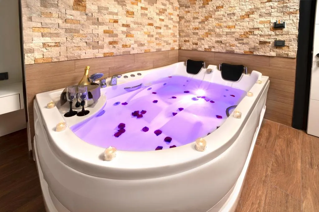 Comfort Oda,Sokak Manzaralı,Jakuzili (2 Kişilik)