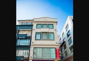 Des Suites Hotel