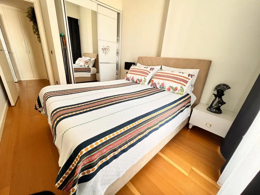 Daire-Tek Yatak Odalı,Şehir Manzaralı,Mutfaklı