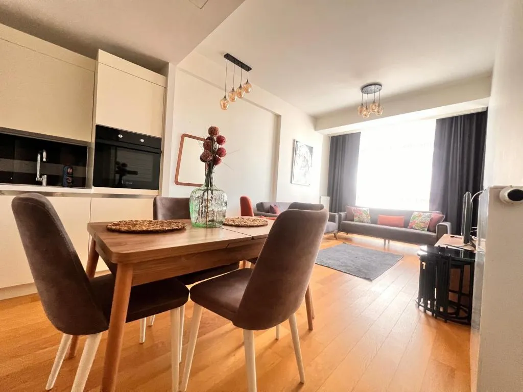 Daire-Tek Yatak Odalı,Şehir Manzaralı,Mutfaklı