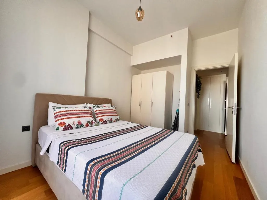 Daire-Tek Yatak Odalı,Şehir Manzaralı,Mutfaklı