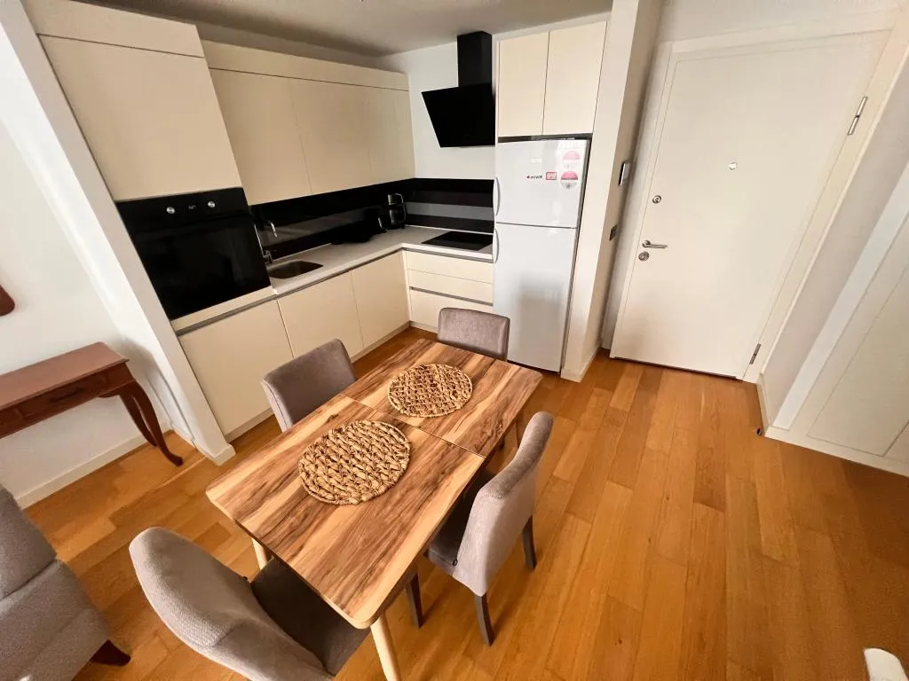 Daire-Tek Yatak Odalı,Şehir Manzaralı,Mutfaklı