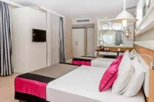 Serenis Hotel