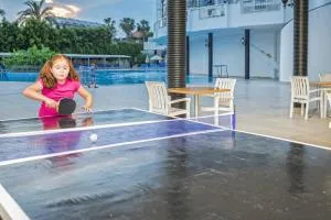 Serenis Hotel