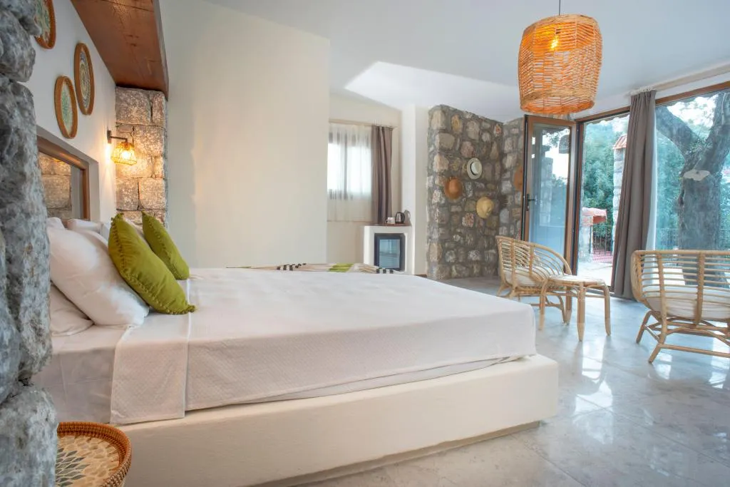 Deluxe Taş Oda,Kara veya Kısmi Deniz Manzaralı,Büyük Yataklı
