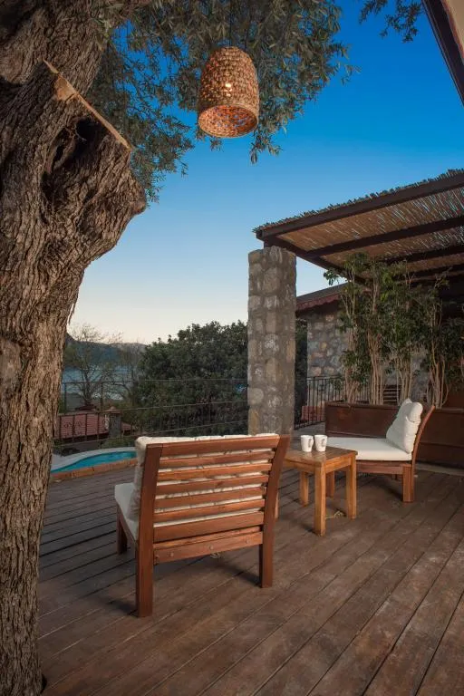 Deluxe Taş Oda,Kara veya Kısmi Deniz Manzaralı,Büyük Yataklı