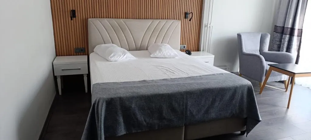 Suite,Nehir Manzaralı,Klimalı