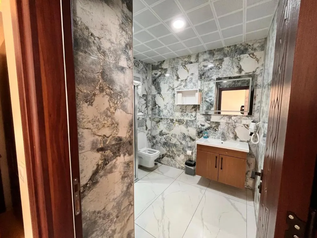 Tek Kişilik,Şehir Manzaralı