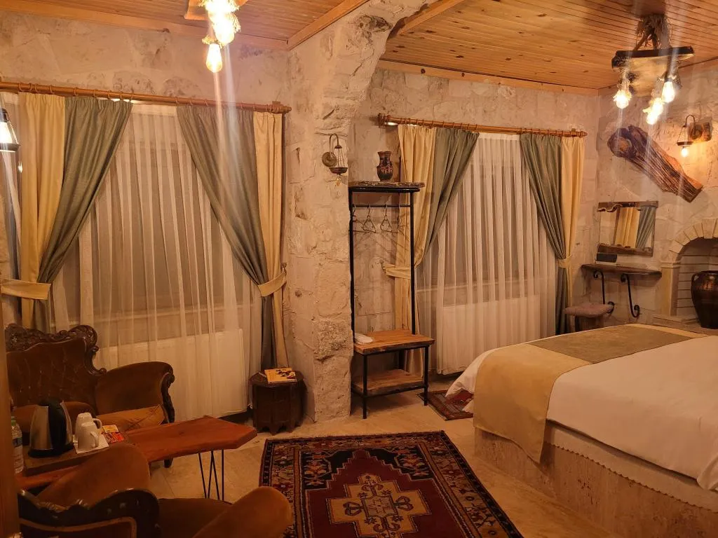 STONE ROOM 104