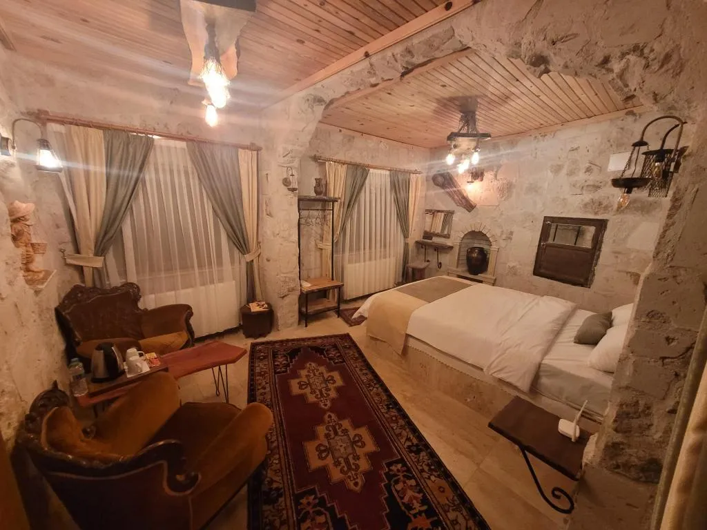 STONE ROOM 104
