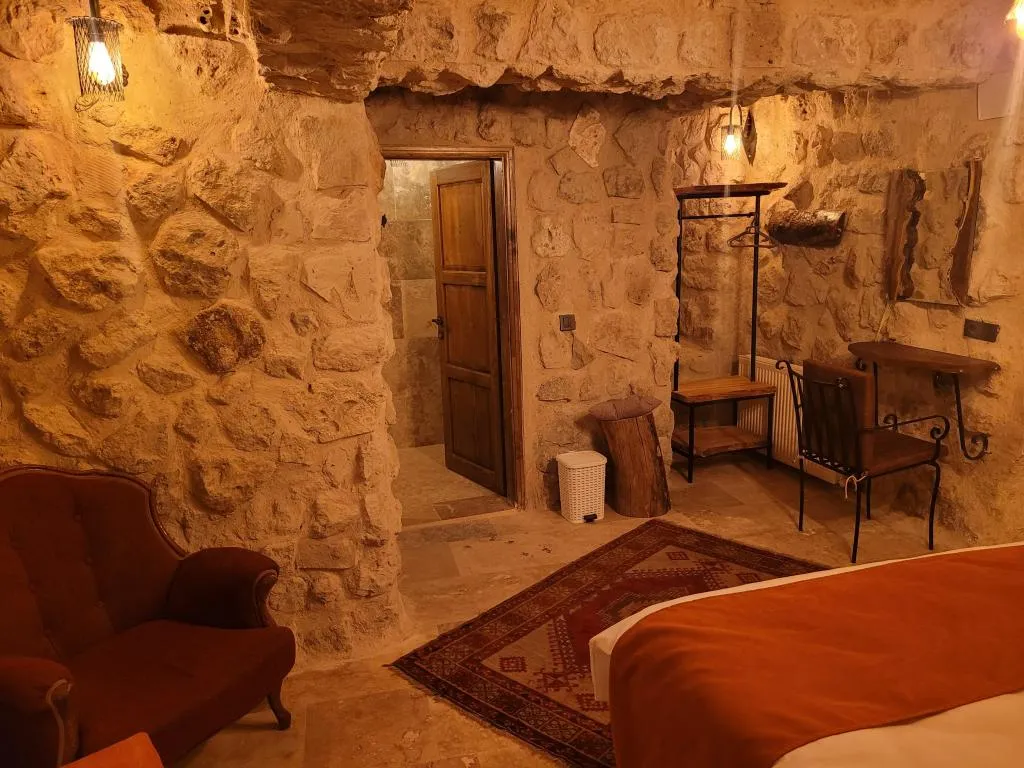 STONE ROOM 103