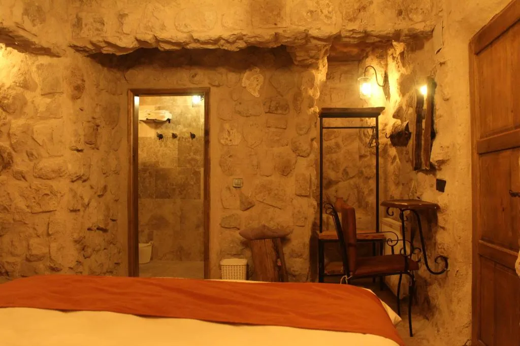 STONE ROOM 103