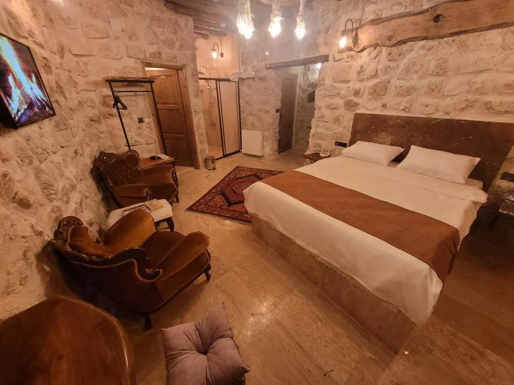 STONE ROOM 106