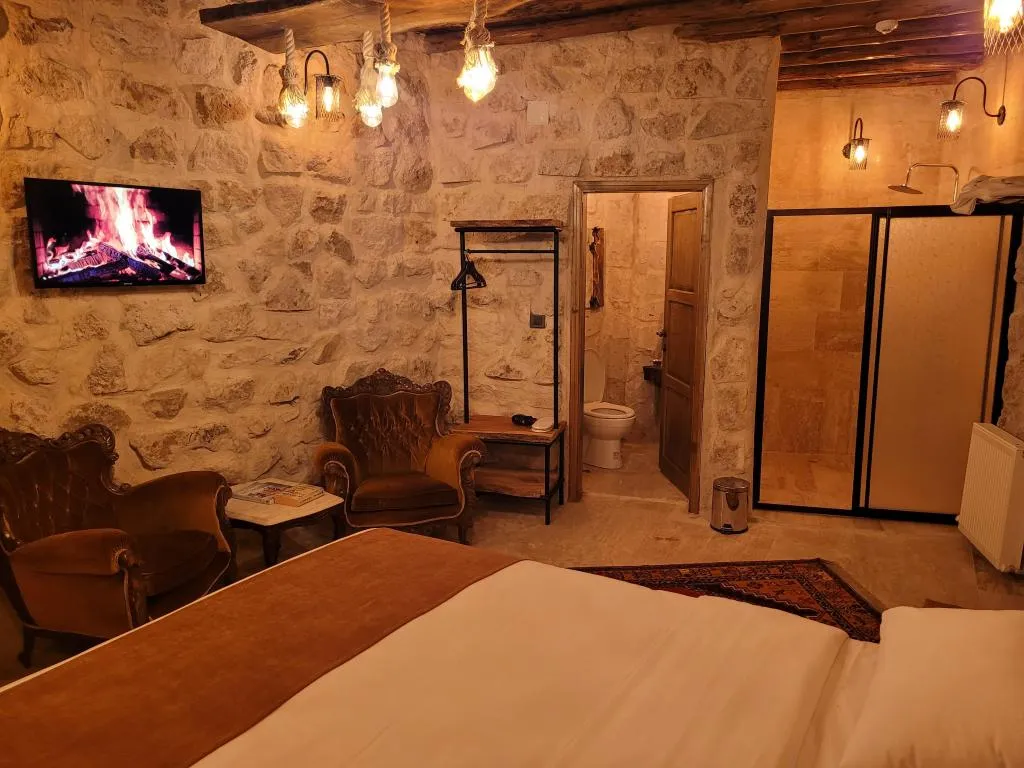 STONE ROOM 106
