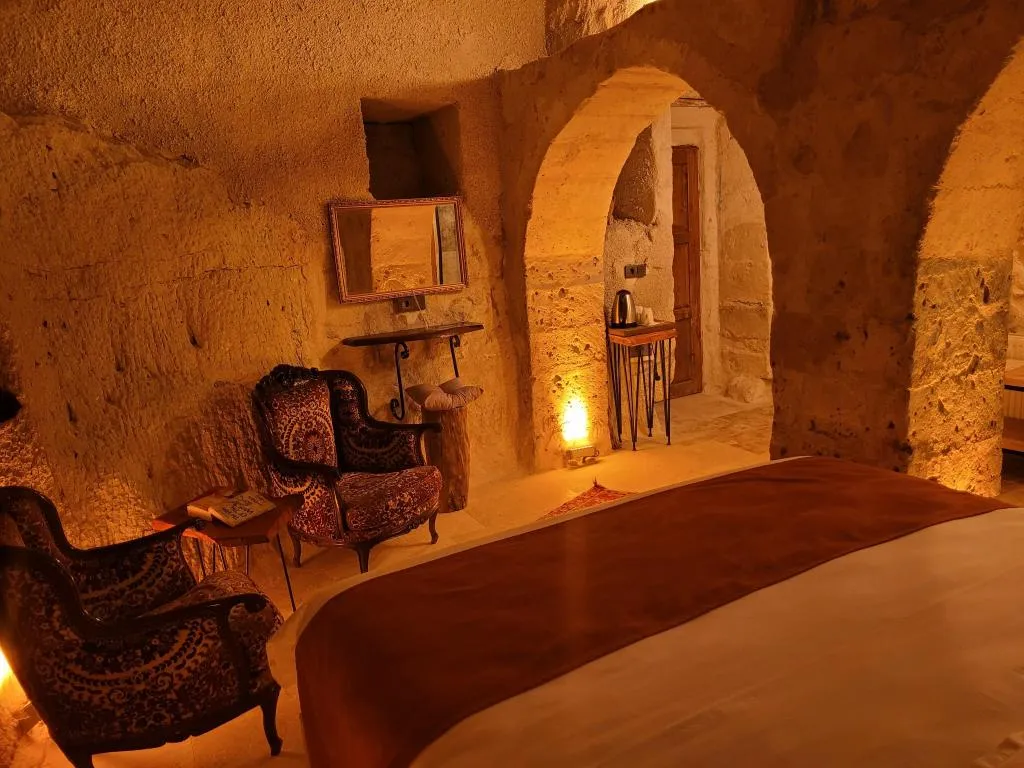 CAVE ROOM 101
