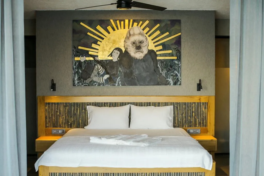 Surfer Caravan Gastro Pub & Gorilla Suite